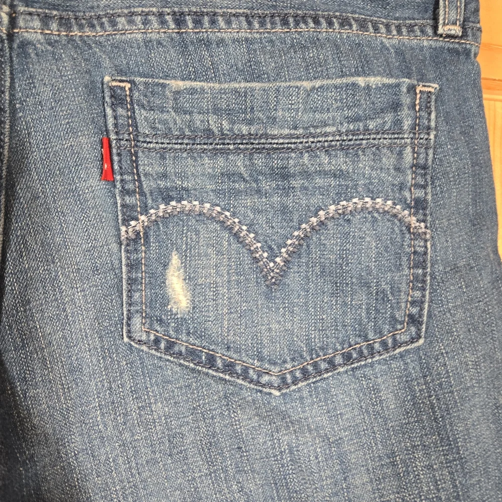 Levis Genuinely Crafted Womens Sz 11 Mid Rise Jean Shorts Raw Hem Denim Summer - Picture 5 of 11